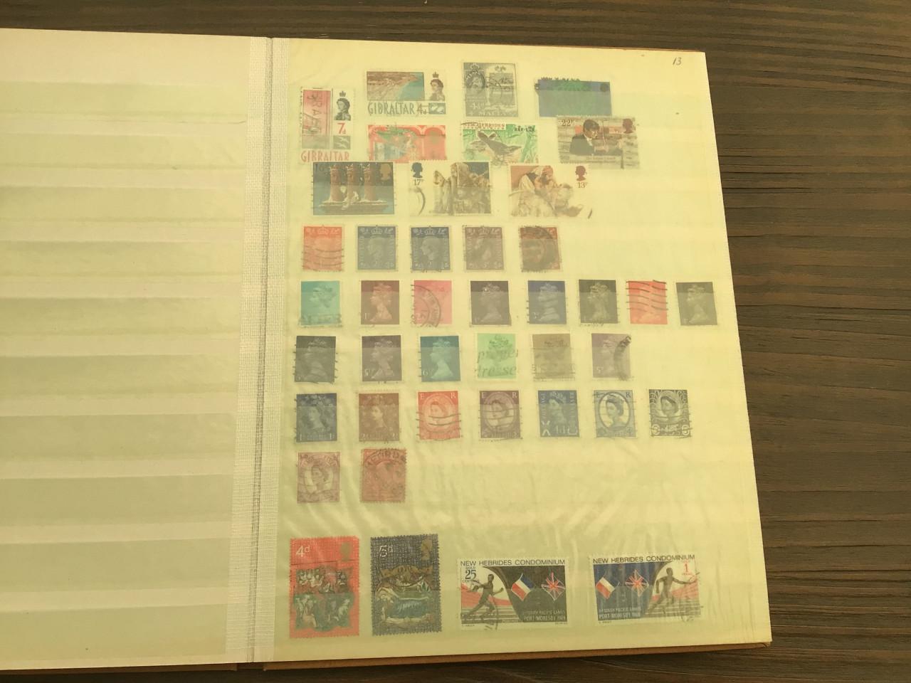Postzegels van diverse landen
