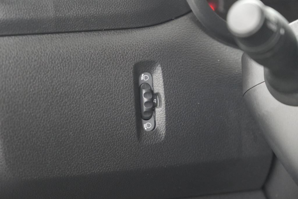 Renault Master t35 2.3 dci 135 l2h2 comfort | camera | vloerplaat | navigat