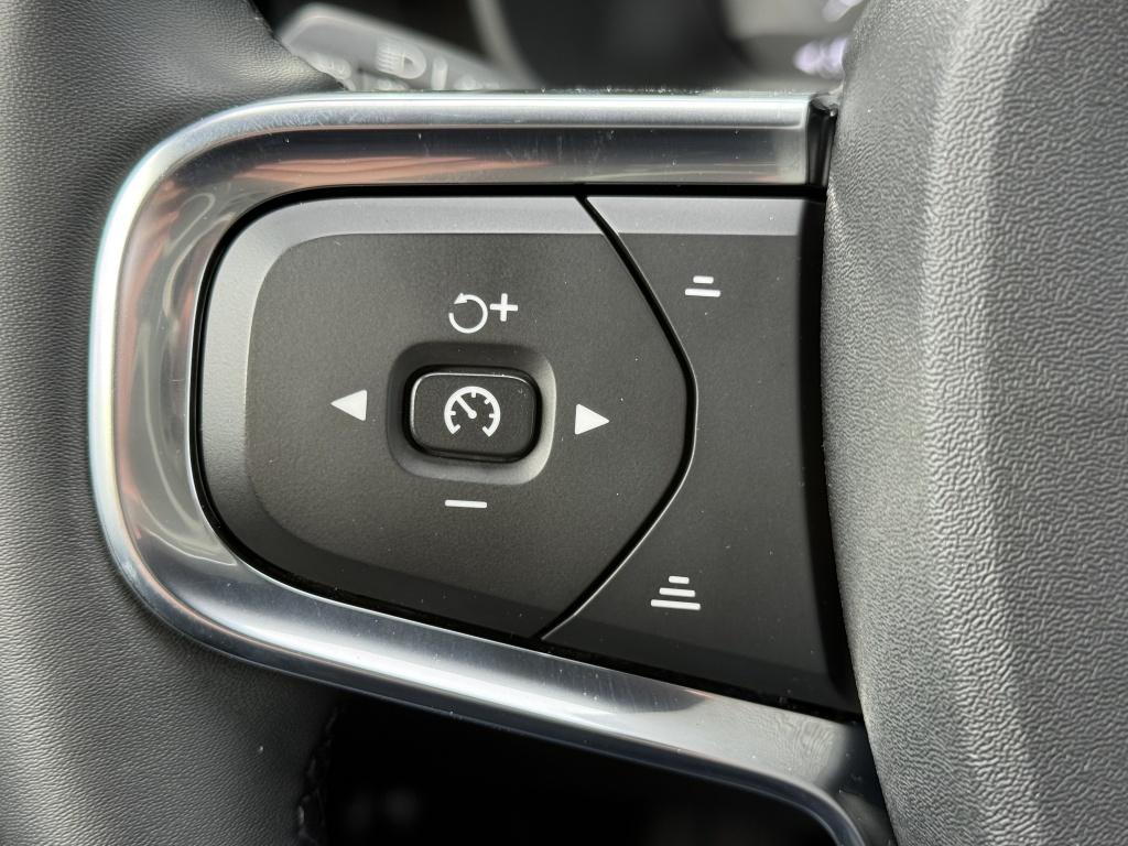 Volvo XC40 t5 262pk recharge ultimate dark| panodak| adap.cruise| camera| e