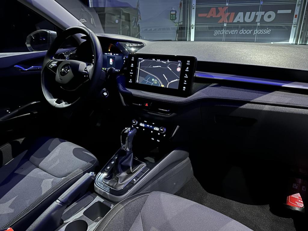 Skoda Fabia 1.0 tsi business edition *navi*appconnect*camera*clima