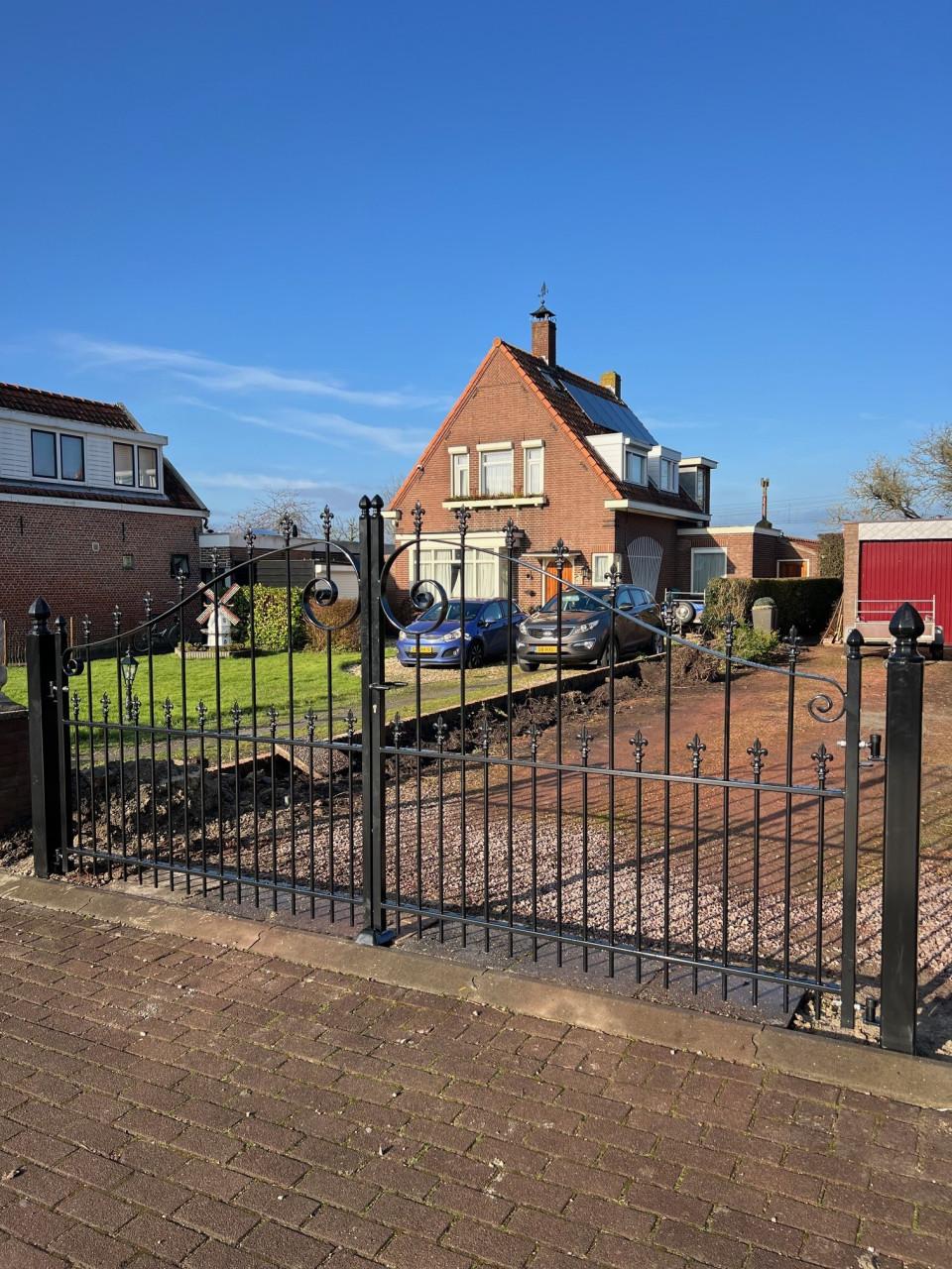 Aanbieding: Direct leverbaar Inrijpoort 400 cm breed.