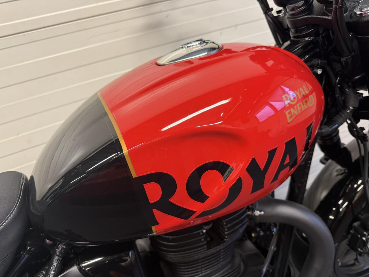 Jonge en complete Royal Enfield HNTR 350!