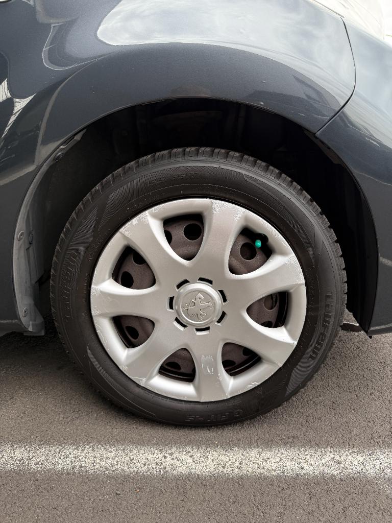 Peugeot 107 1.0-12v xs - 5drs - airco