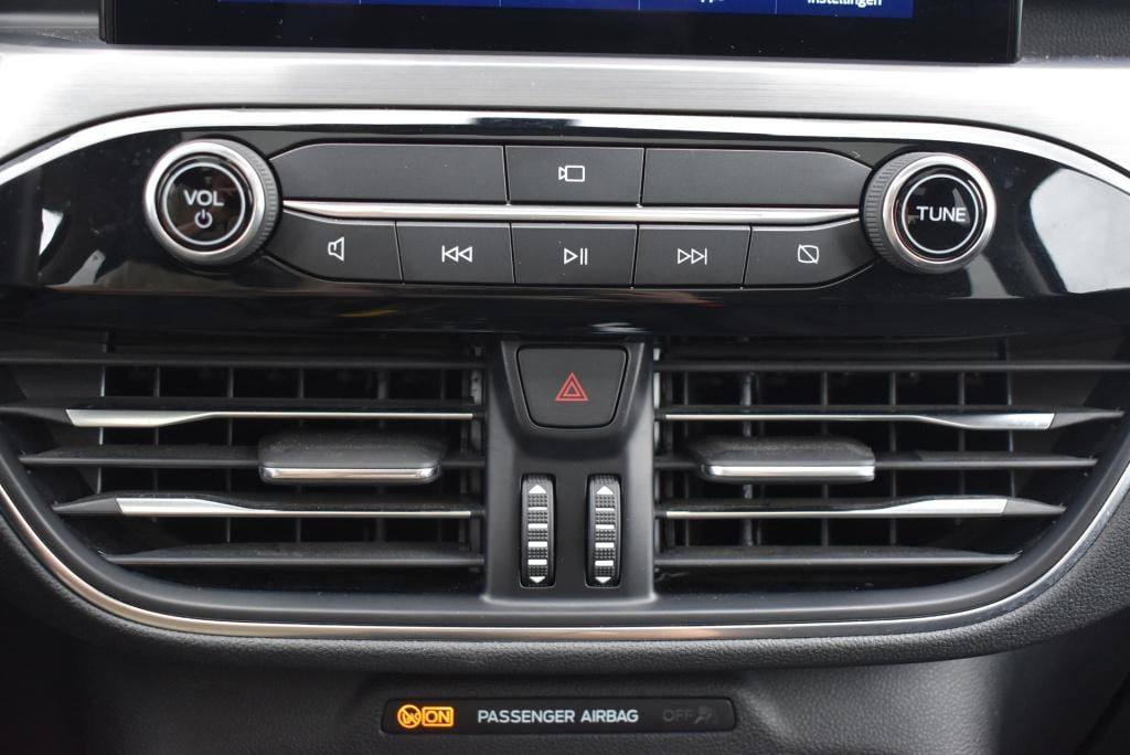Ford Kuga 2.5 phev titanium x | climate control | adaptive cruise control |
