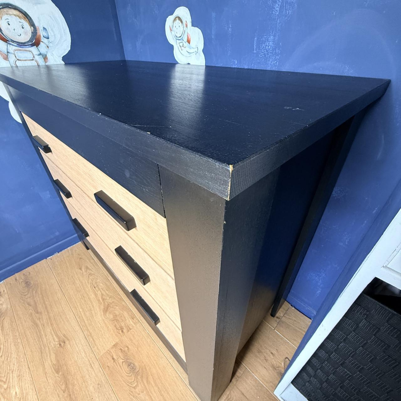 Ledikant + commode + wandrekje