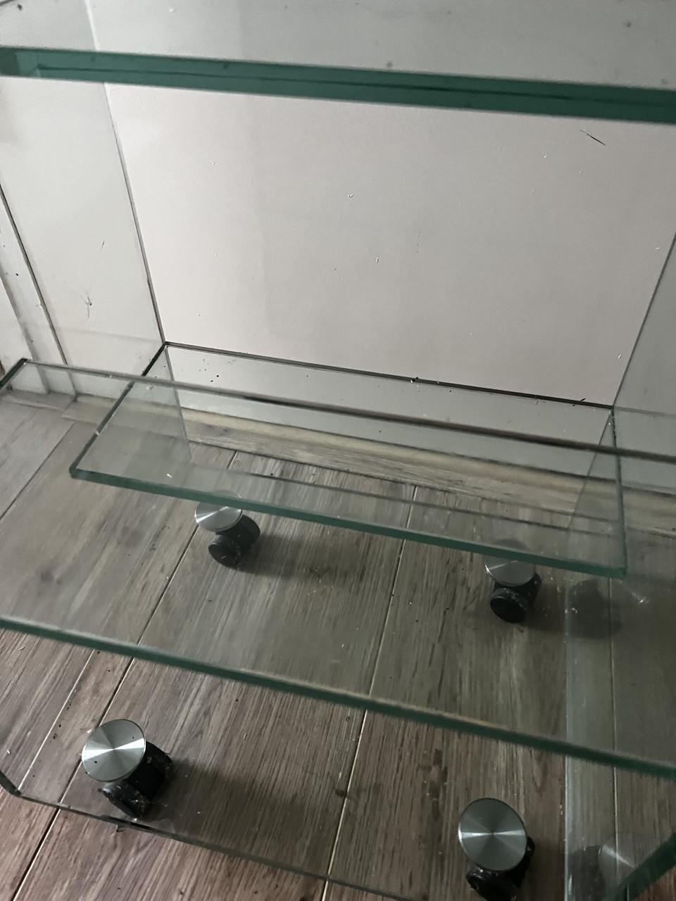 DVD/CD rek /kast , glas op wieltjes