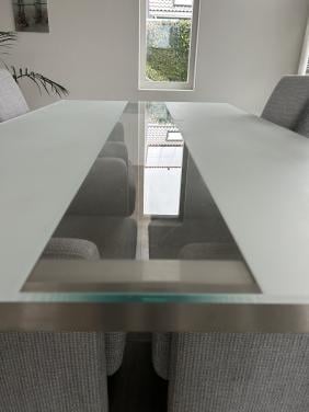 Salontafel evt. met bijpassende eettafel