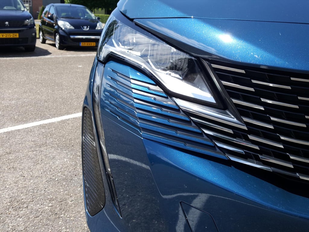 Peugeot 3008 1.2 puretech 130pk s&s eat8 allure | navi | bt | applecarplay&