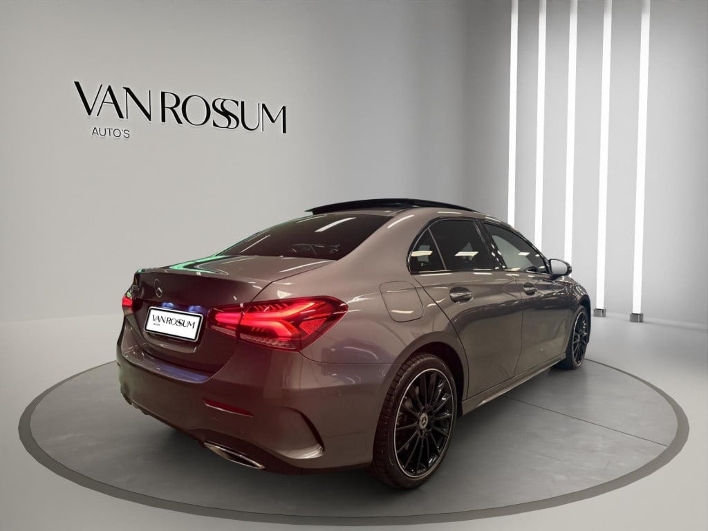 Mercedes-Benz A-Klasse 250 e amg line pano led matrix
