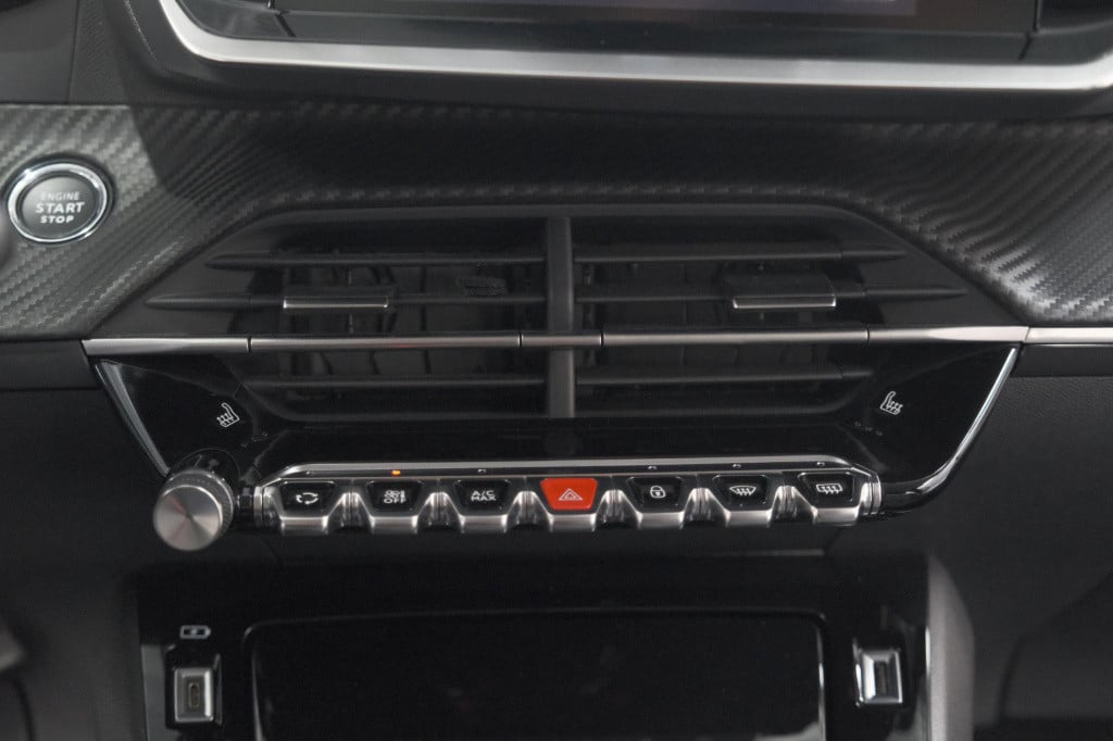 Peugeot 208 puretech 100 allure pack | camera | apple carplay | stoelverwar