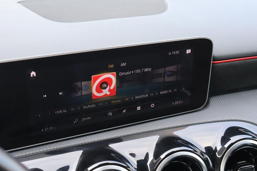 Mercedes-Benz A-Klasse 180 business solution amg l automaat l camera l temp