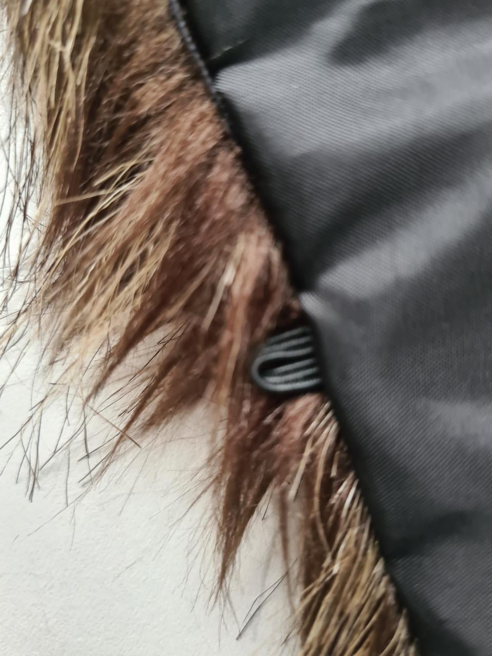 Bruine / zwart gemêleerd, imitatiebont (faux fur) kraag of stola.