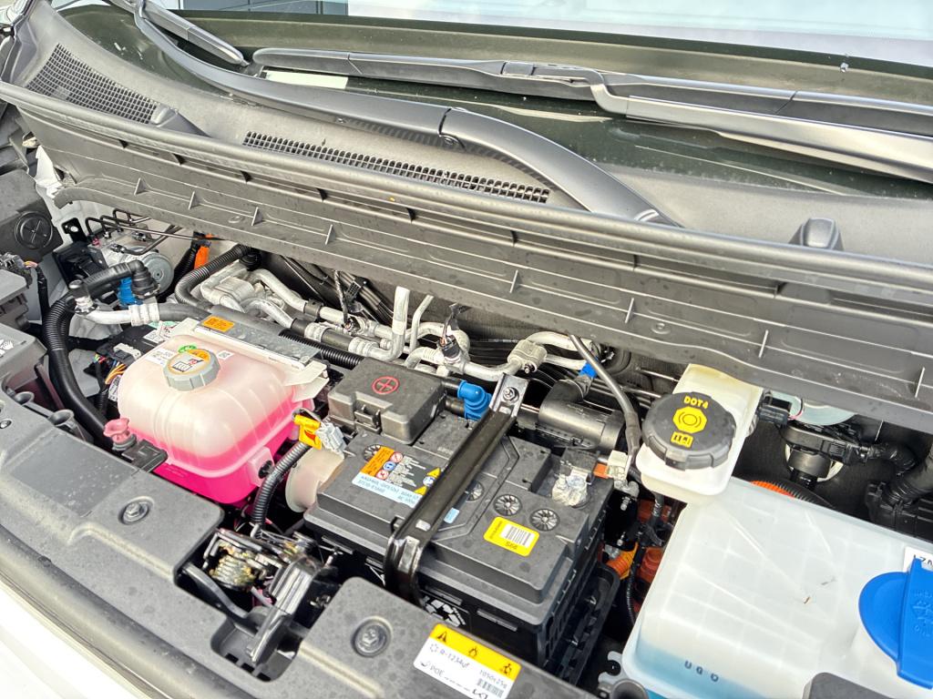 Kia Pv5 l2h1 essential 71.2 kwh | demonstratieauto | houten vloer en wanden