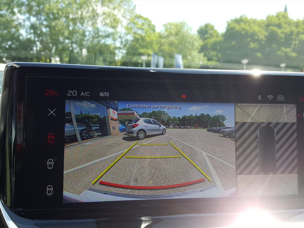 Peugeot 2008 allure pack 1.2 pt-130pk (vol)automaat (eat8) | 3d navigatie &