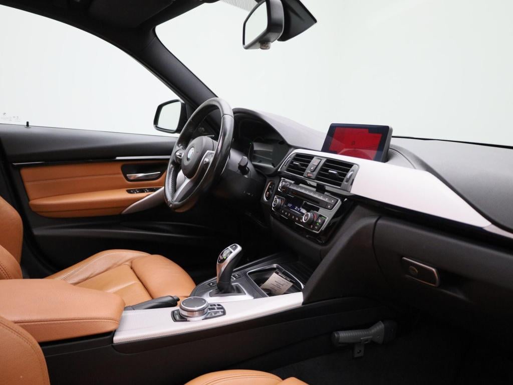 BMW 3-serie 320i m sport edition | automaat | sportonderstel | lmv | schuif