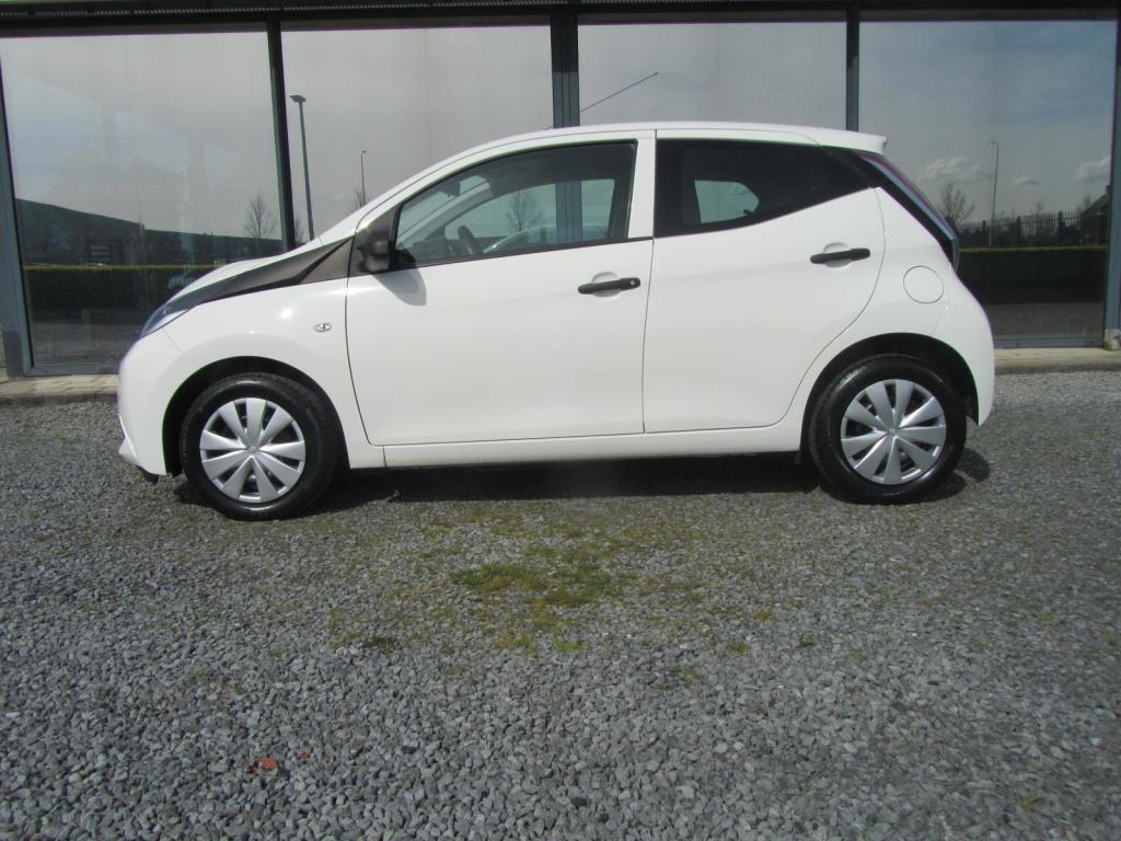 Toyota Aygo 1.0 vvt-i x-fun | 5 deurs | airco | bluetooth