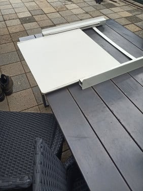 Uitschuif plateau tussen wasmachine en droger