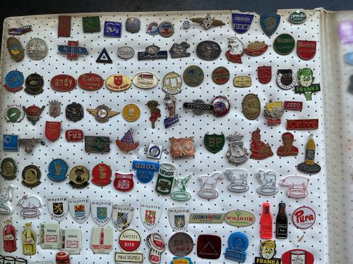 Speldjes verzameling ongeveer 260 stuks