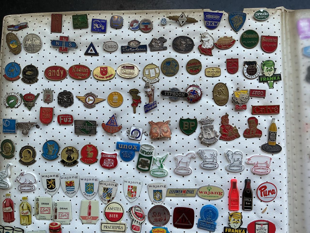 Speldjes verzameling ongeveer 260 stuks