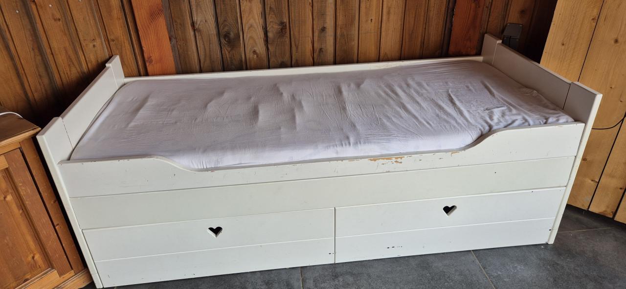 Bed met grote laden 195x80