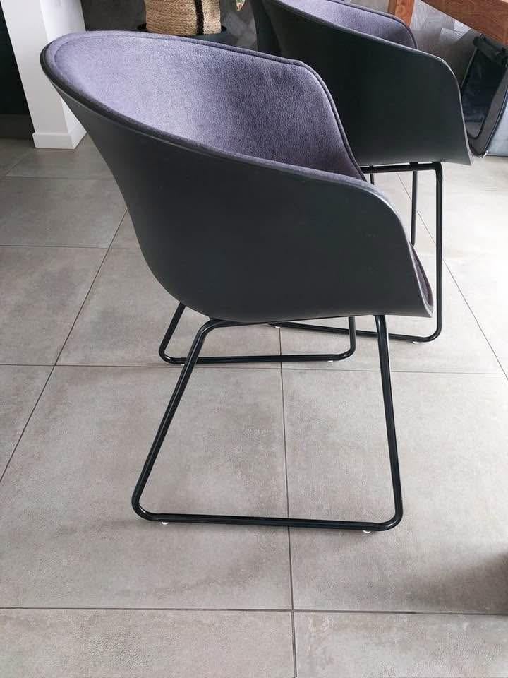 4 of 6 Design Eetkamerstoelen.