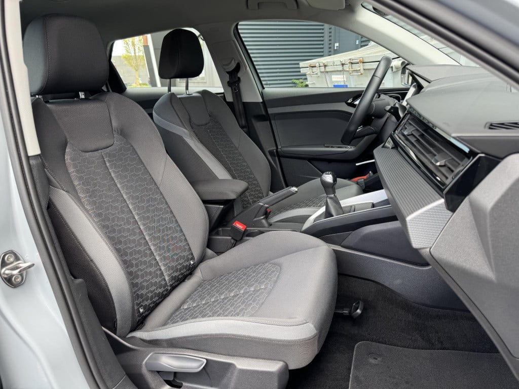 Audi A1 Sportback 25 tfsi pro line nl-auto | apple carplay | climate contro