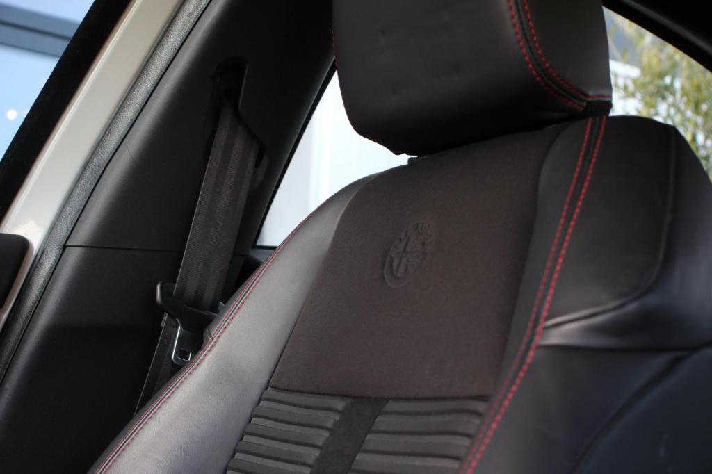 Alfa Romeo Giulietta 1.4 turbo super- sportiva - leer/alcantara - stoelverw