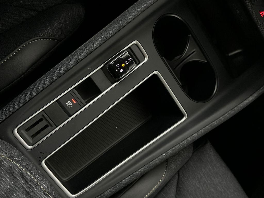 Skoda Elroq business edition elektromotor 150 kw / 204 pk suv