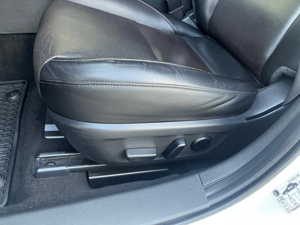 Mazda 3 2.0 e-skyactiv-x m hybrid 180 luxury|bose|aero pack|rijklaar