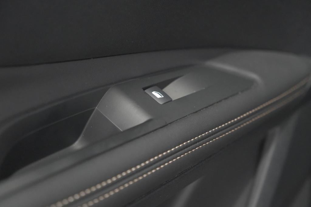 Peugeot 3008 puretech 130 eat8 gt | camera | dodehoekdetectie | elektrische