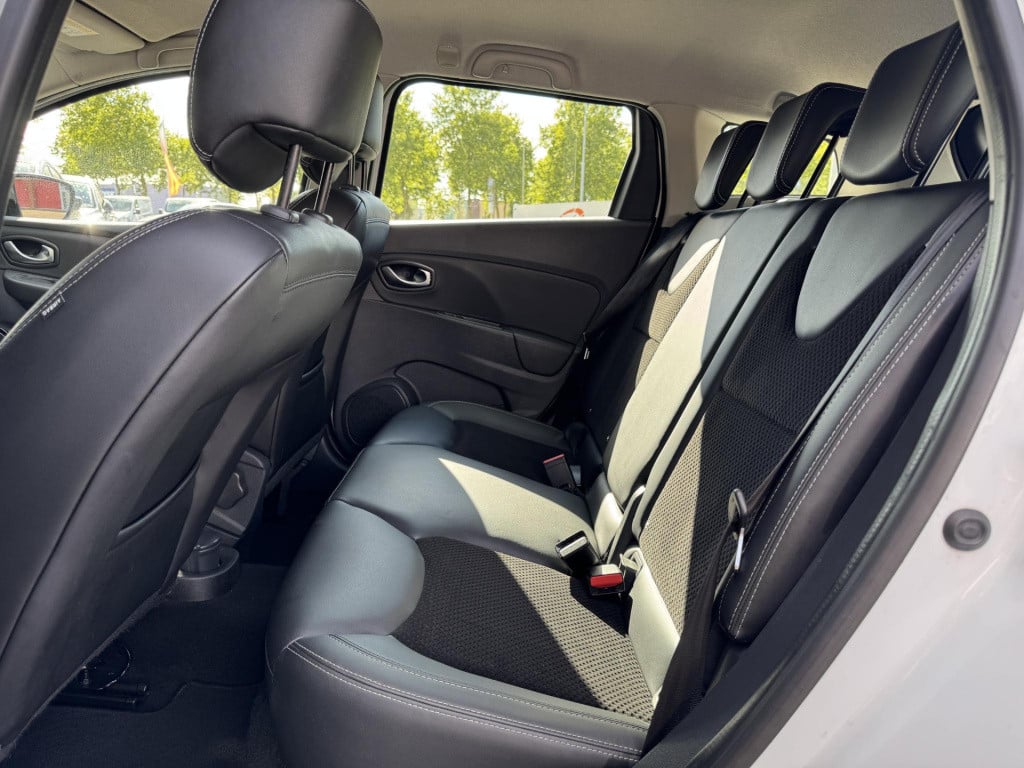 Renault Clio estate 0.9 tce intens nl-auto, véél opties! | trekhaak | navig