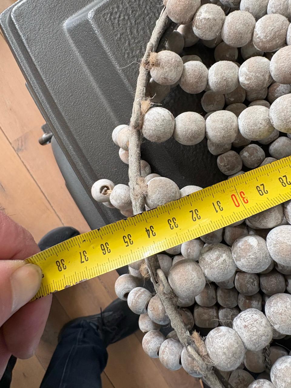 Kroonluchter van houten kralen