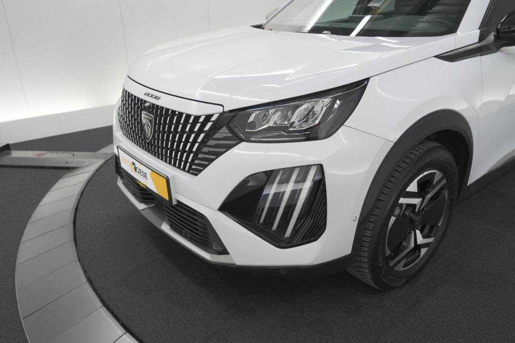 Peugeot 2008 puretech 130 eat8 allure | 360 camera | dodehoekdetectie | app
