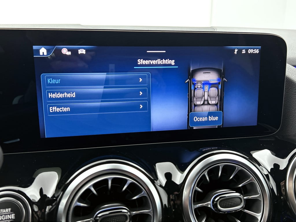 Mercedes-Benz Gla-klasse 180 business solution amg | nightpakket | trekhaak