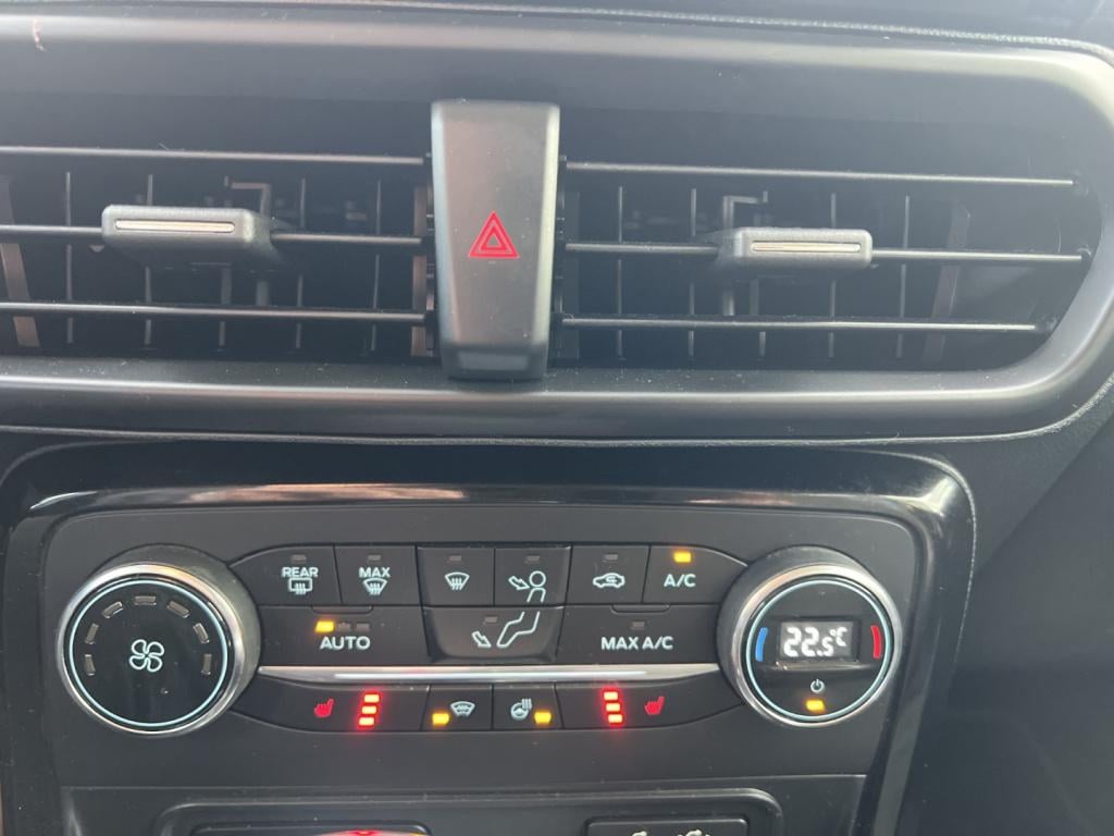 Ford Ecosport 1.0 ecoboost 125pk automaat st-line , voorruitverwarming , st