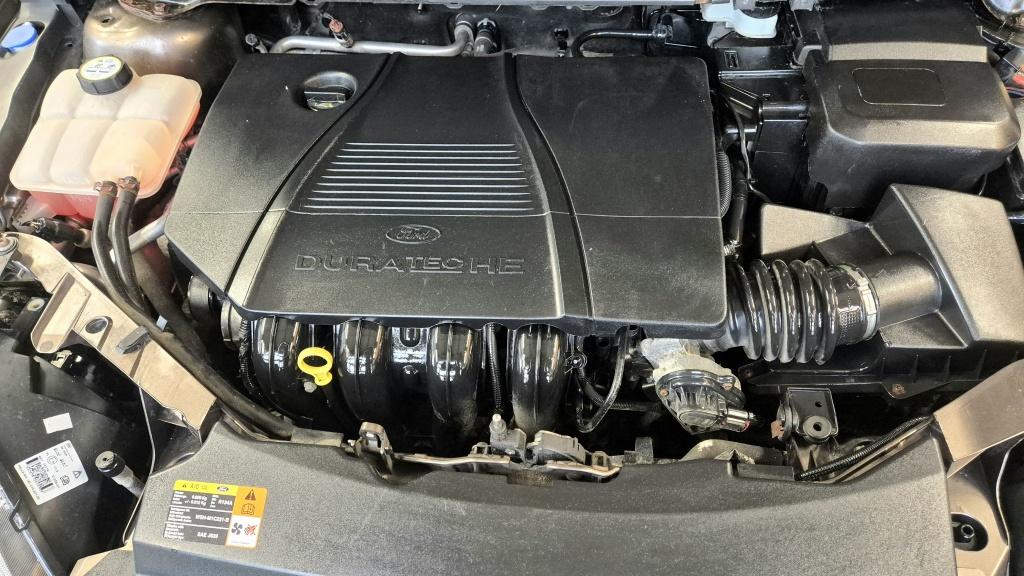 Ford Focus coupé-cabriolet | airco | sto 2.0-16v titanium