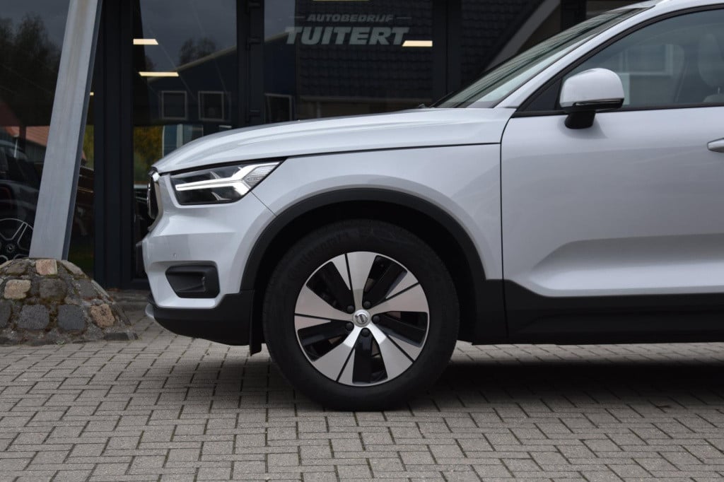 Volvo XC40 1.5 t3 momentum pro | pano | camera | apple carplay | android au