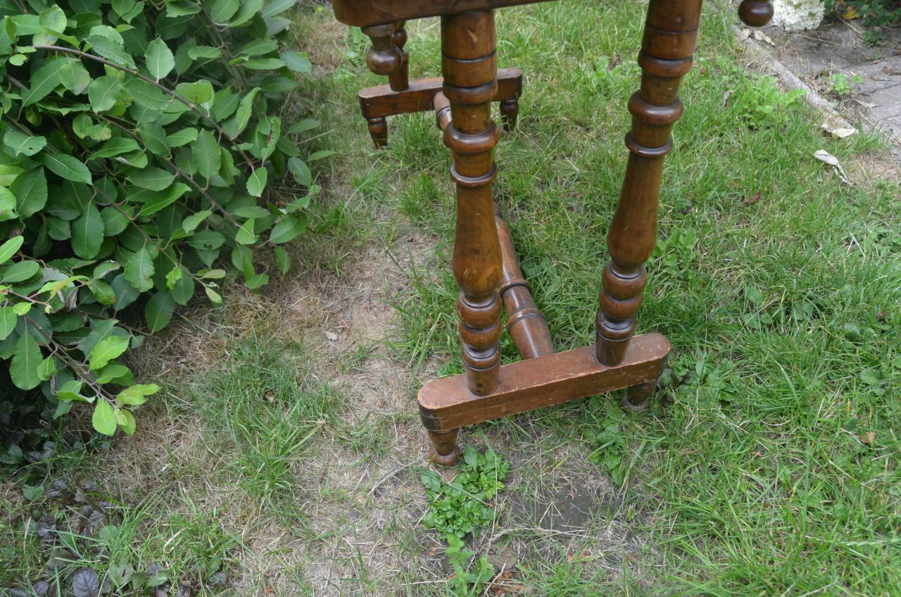 Antiek schaaktafeltje