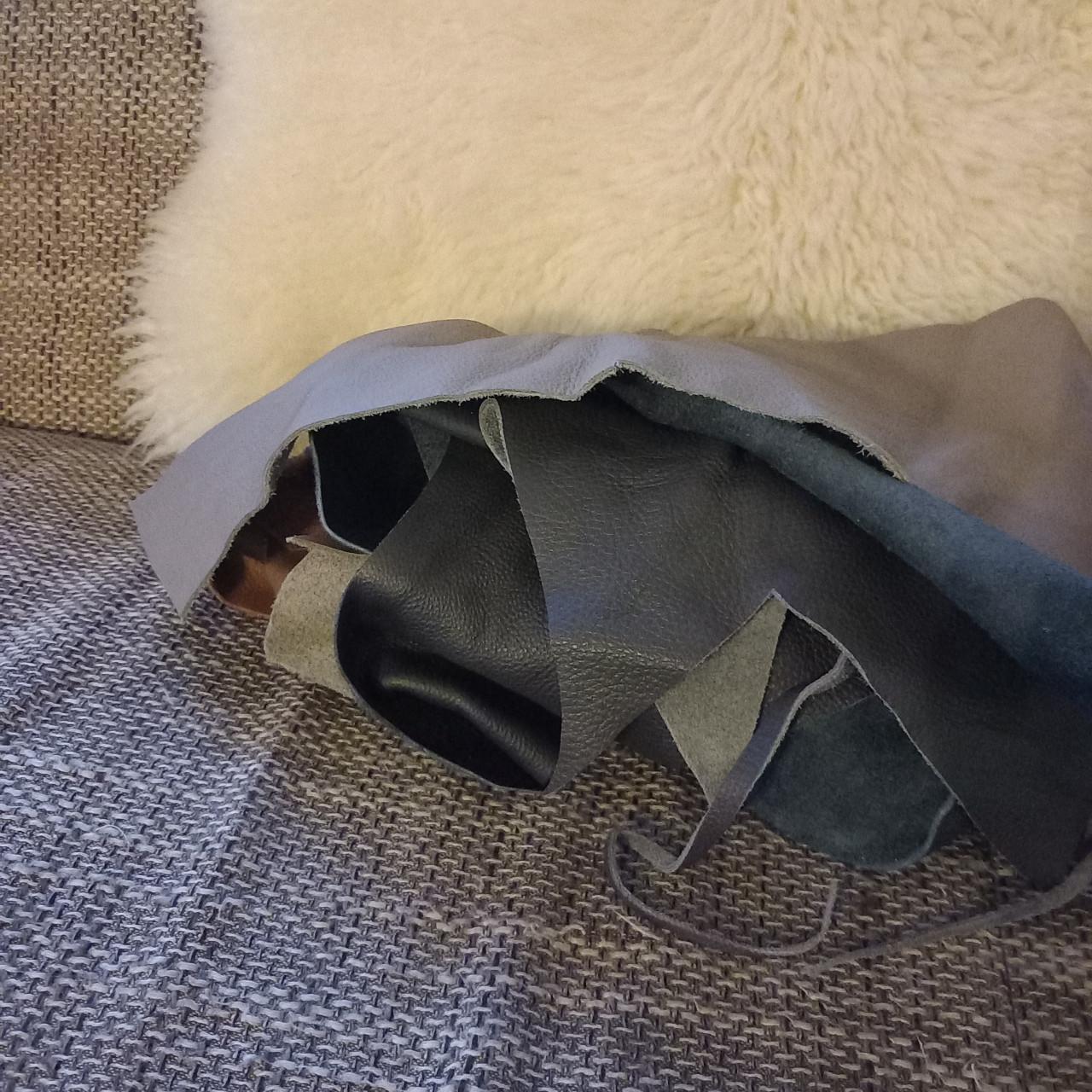 Rest stukken   echt leer  koopje