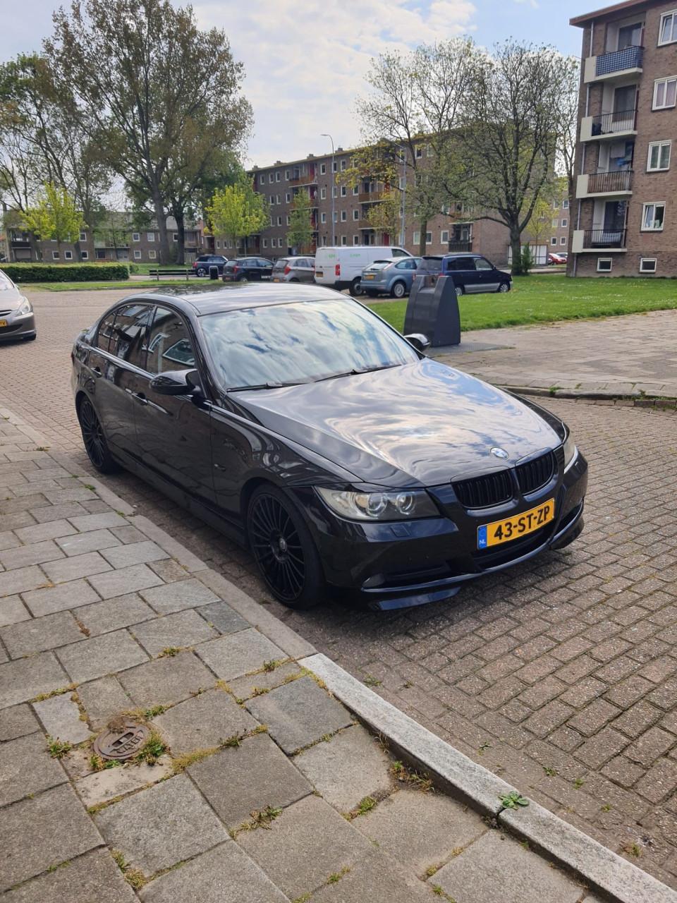 BMW 3-Serie 2.0 I 318 2006 Zwart