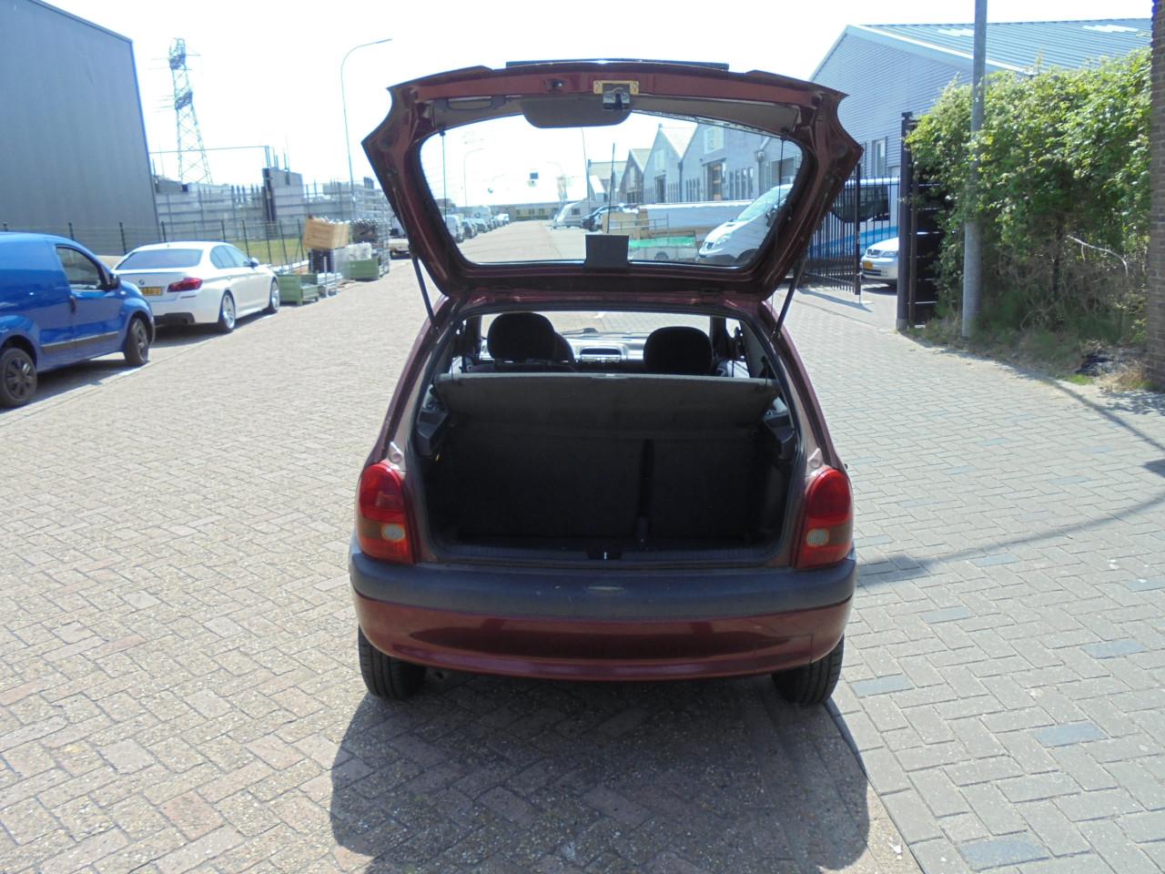 Corsa 1.4 Strada uit 1998 slechts 114.285 km met N.A.P Apk nieuw Juni 2026