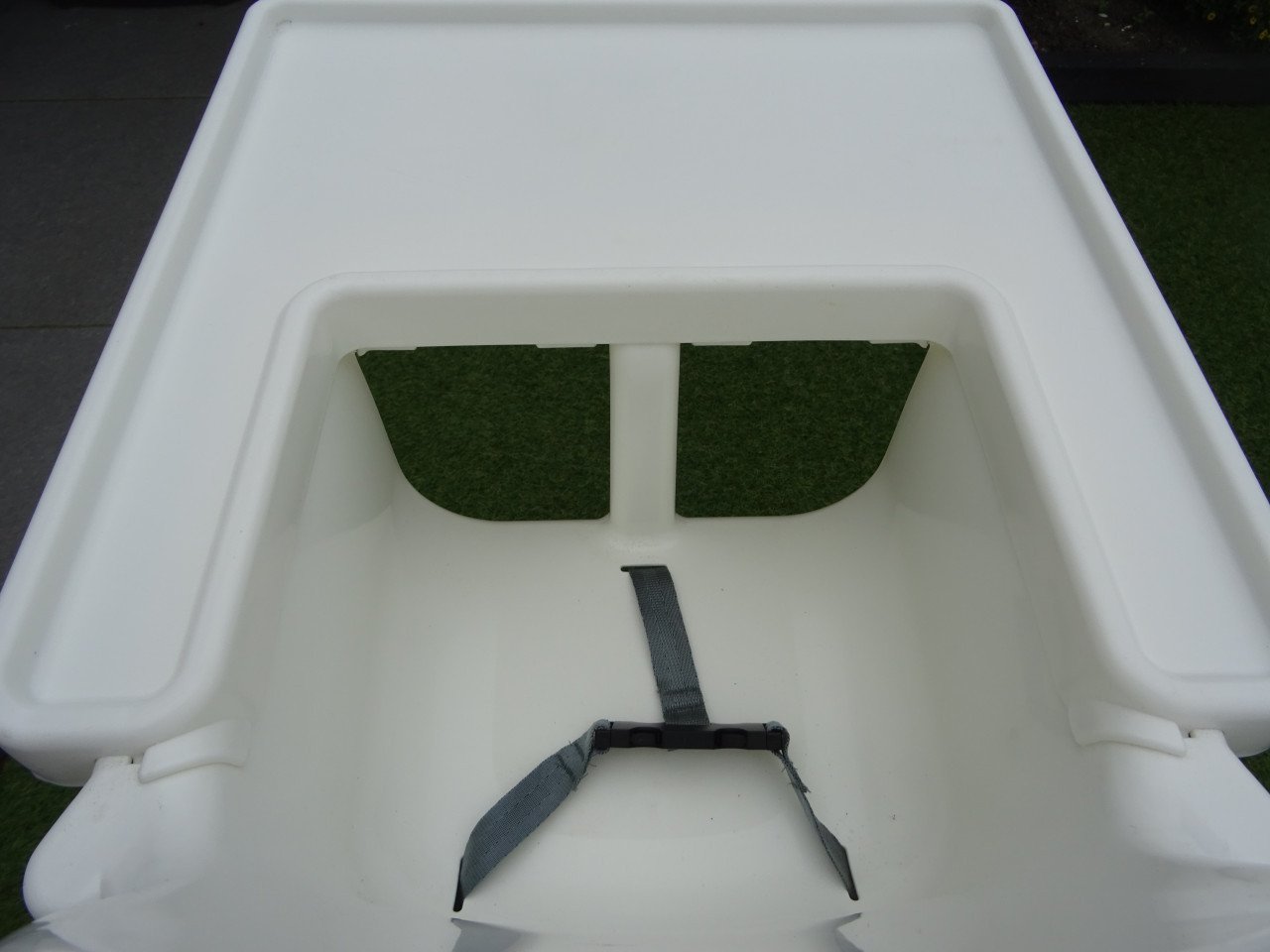 Kinderstoel Ikea Antilope met tuigje, tafelblad en zachte stoelhoes