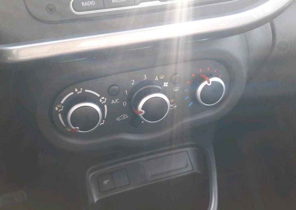 Renault Twingo 1.0 sce limited