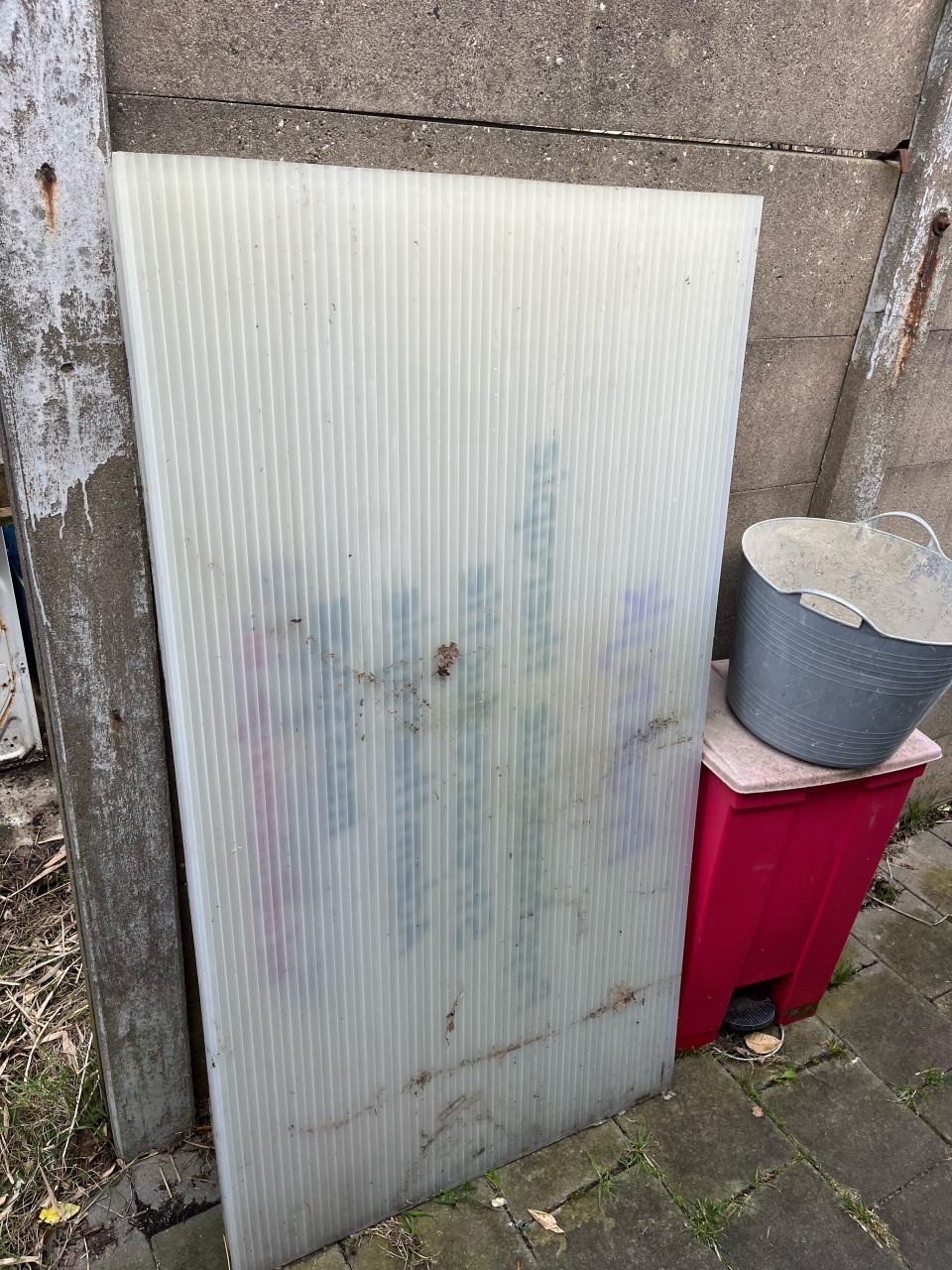 Twee poly platen gratis afhalen