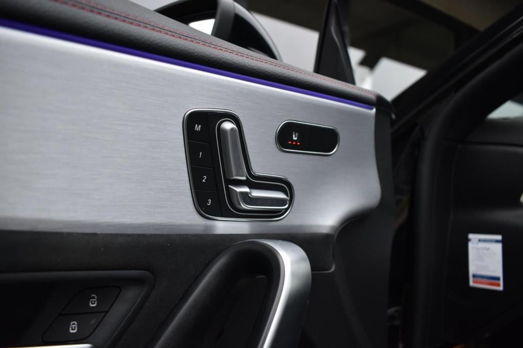 Mercedes-Benz Cla shooting brake 180 amg night | sfeerverlichting | apple c