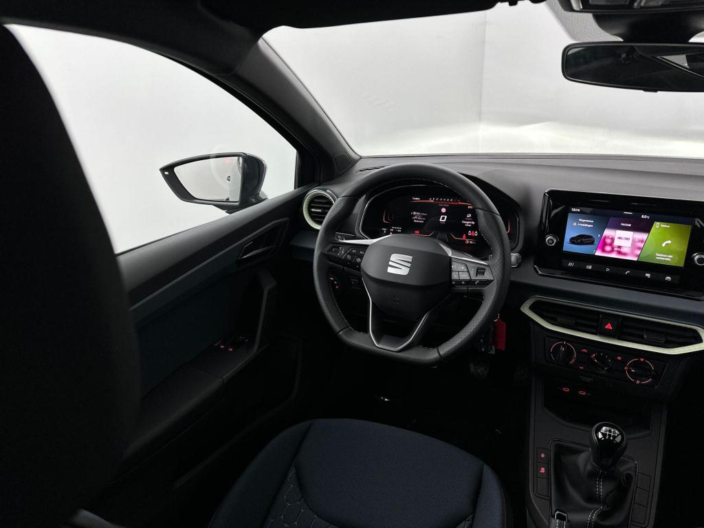 Seat Onbekend style plus 1.0 70 kw / 95 pk ecotsi hatchback 5 de