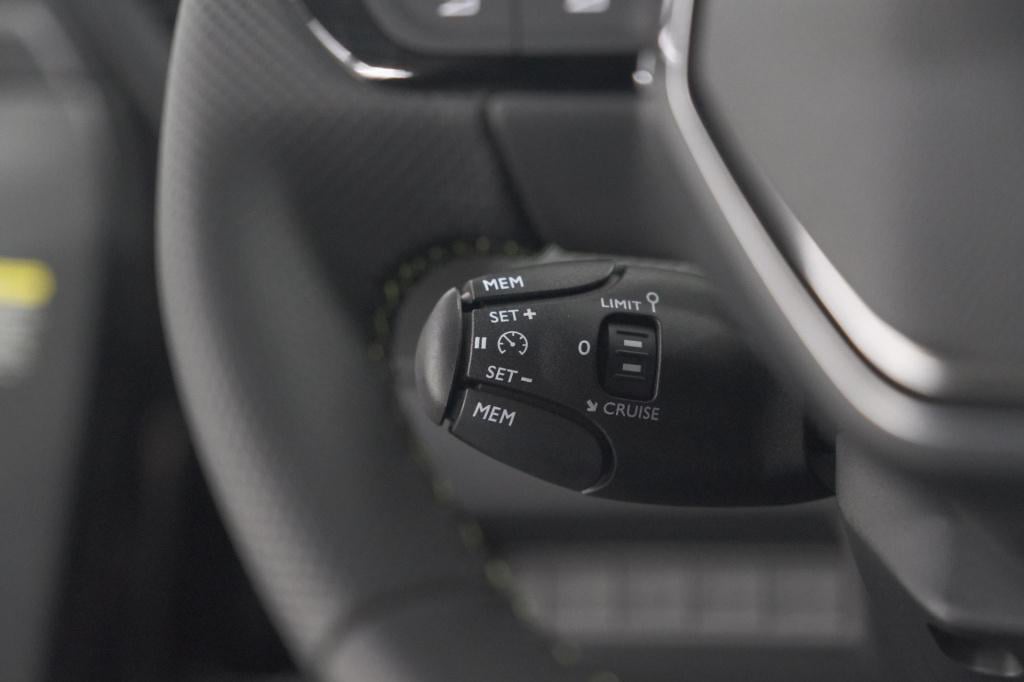 Peugeot E-2008 ev gt 54 kwh | 11 kw lader | warmtepomp | camera | alcantara