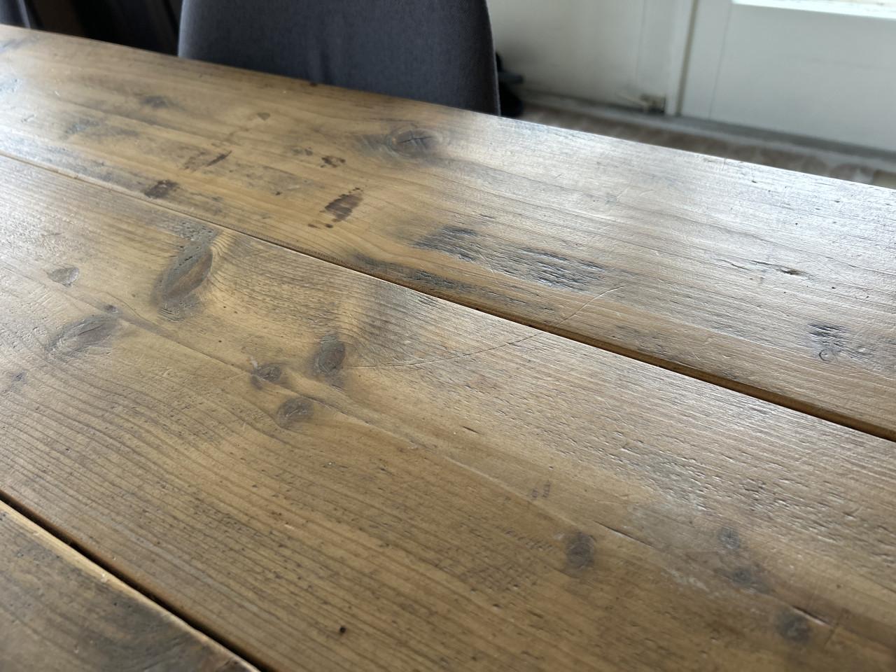 Eettafel steigerhout met metalen onderstel
