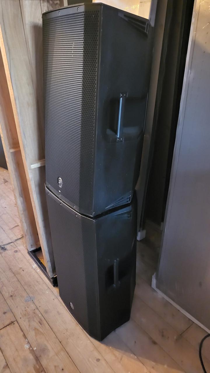 Mackie trump 15 a actieve speakers prijs is voor de set