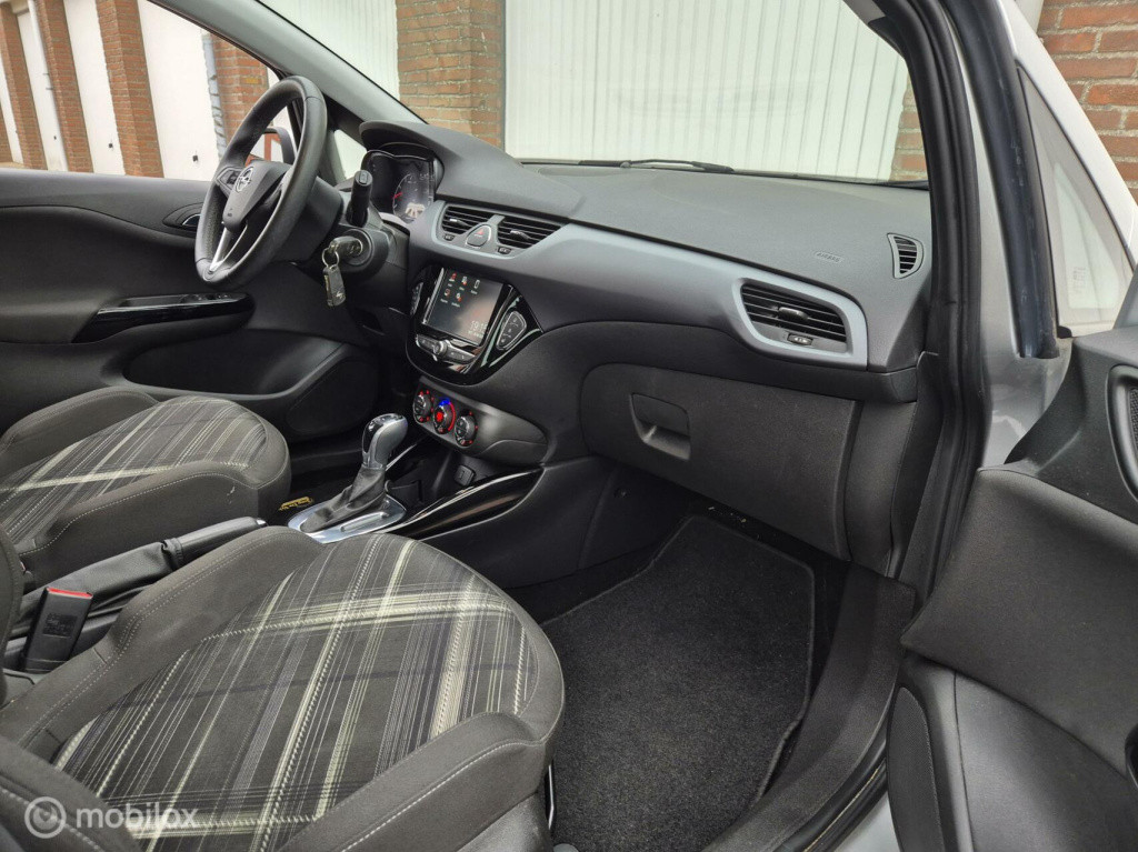 Opel Corsa 1.4 volautomaat / stuur- & stoelverwarming / camera